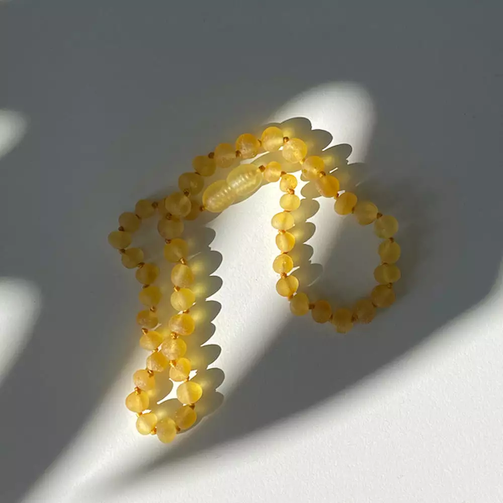 Amber Baby Necklace - Raw Lemon