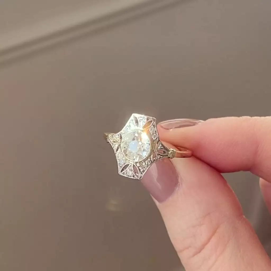 Belle Époque 0.83 Carat Old European Cut Diamond Panel Cluster