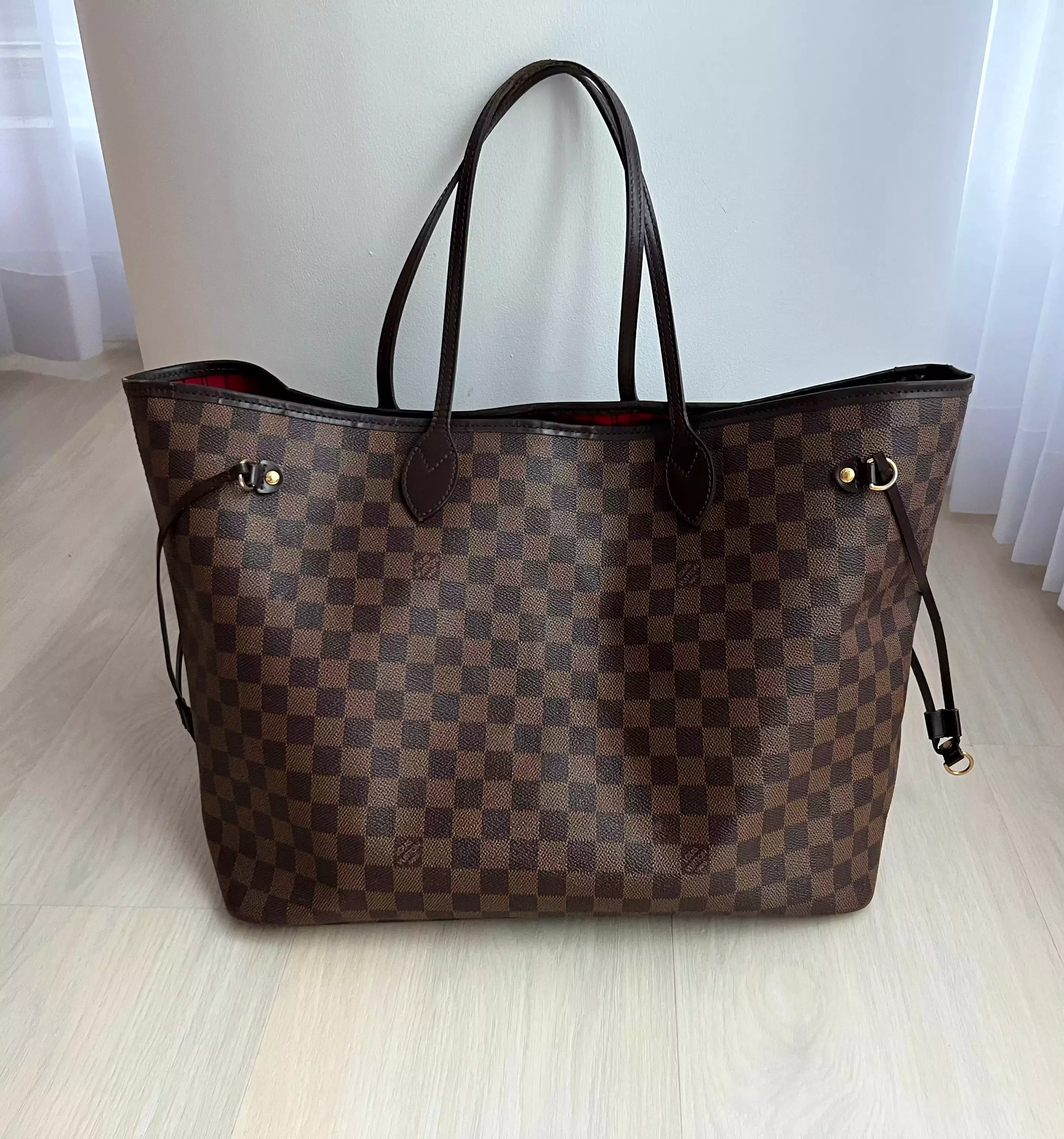 Louis Vuitton Neverfull Bag