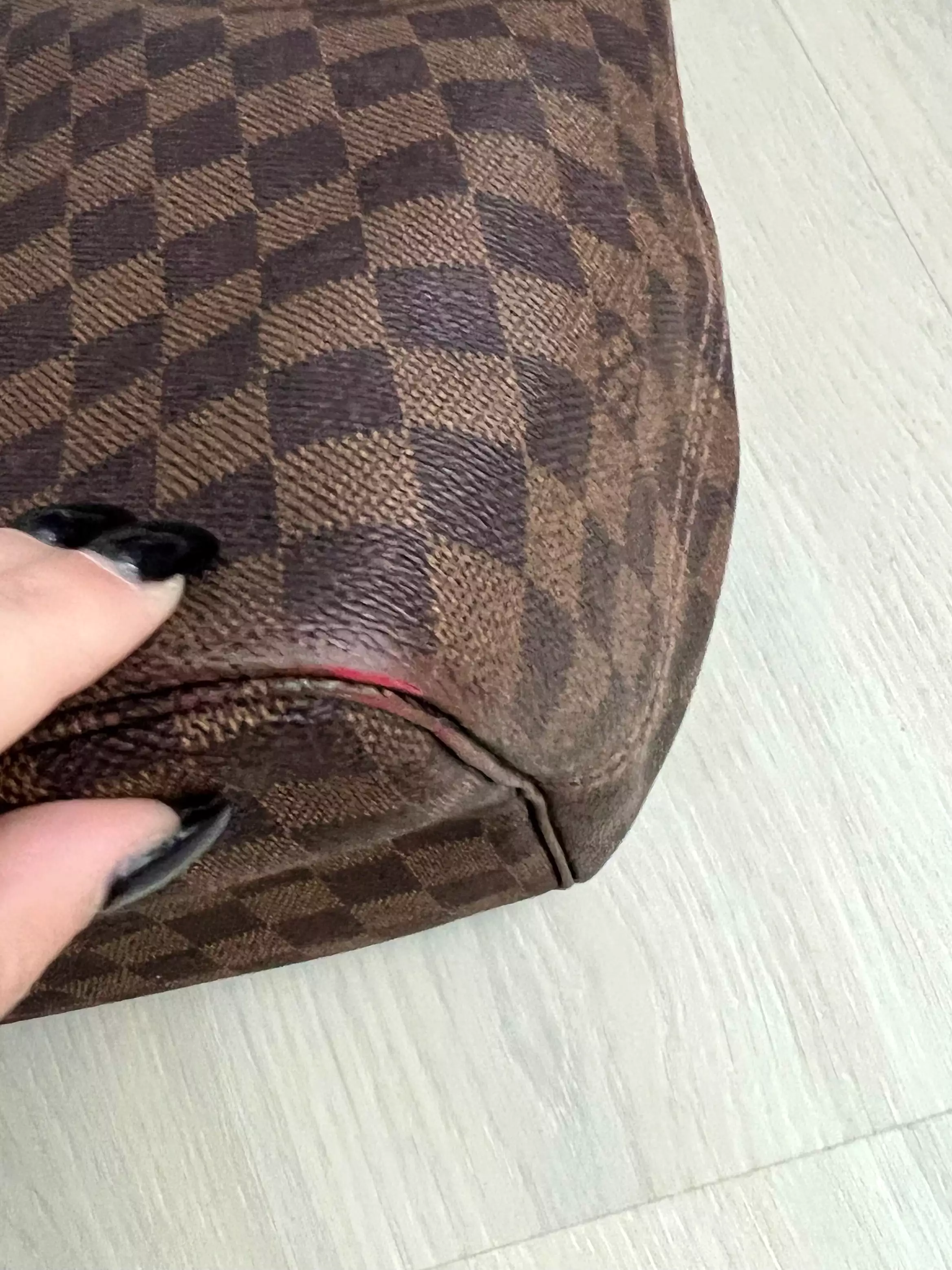 Louis Vuitton Neverfull Bag