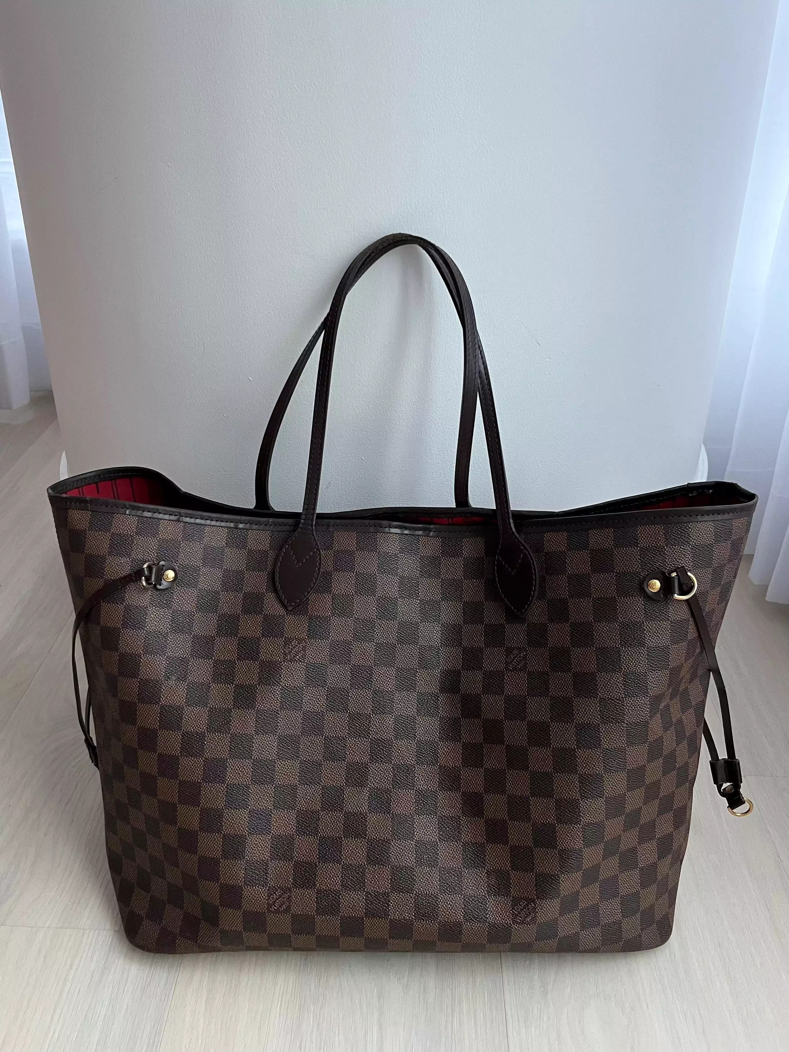 Louis Vuitton Neverfull Bag