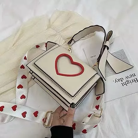 SWEET AND LOVELY LOVE BAG