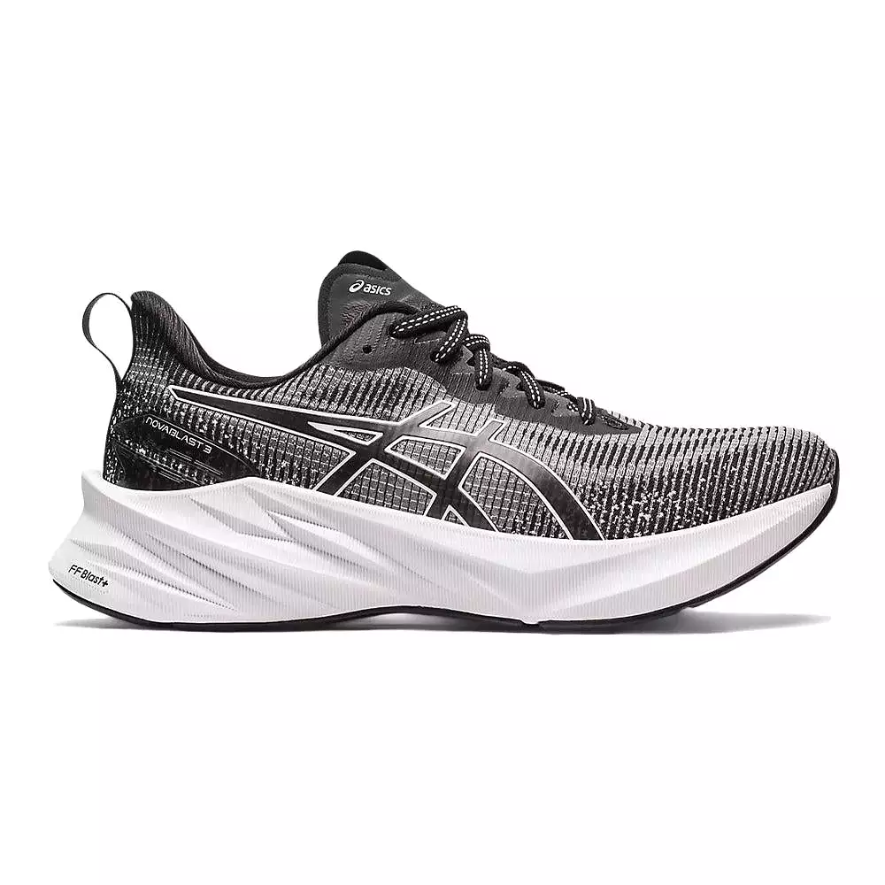 Women's Asics Novablast 3 LE, White/Black, 6 B Medium